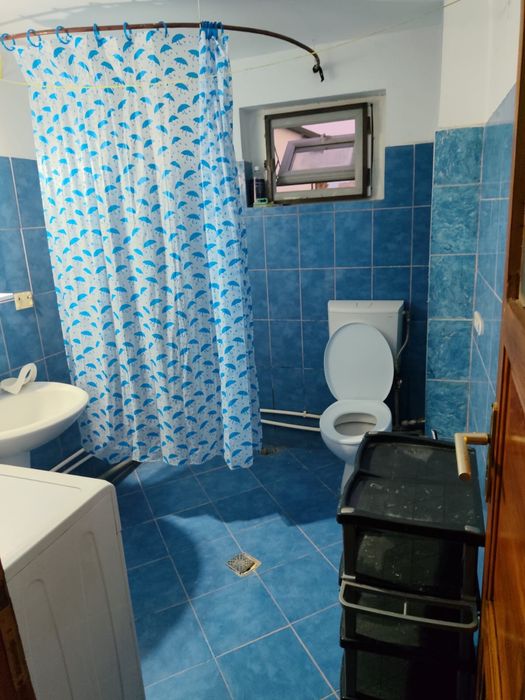 Inchiriez apartament