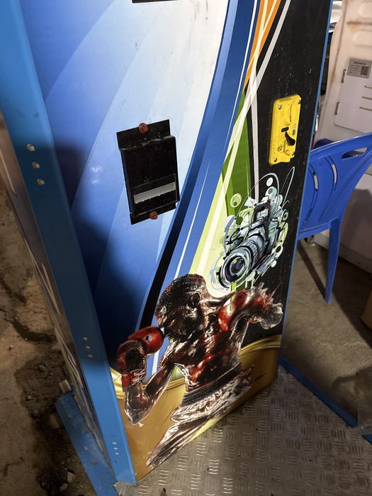 Aparat box boxer dat cu pumnul