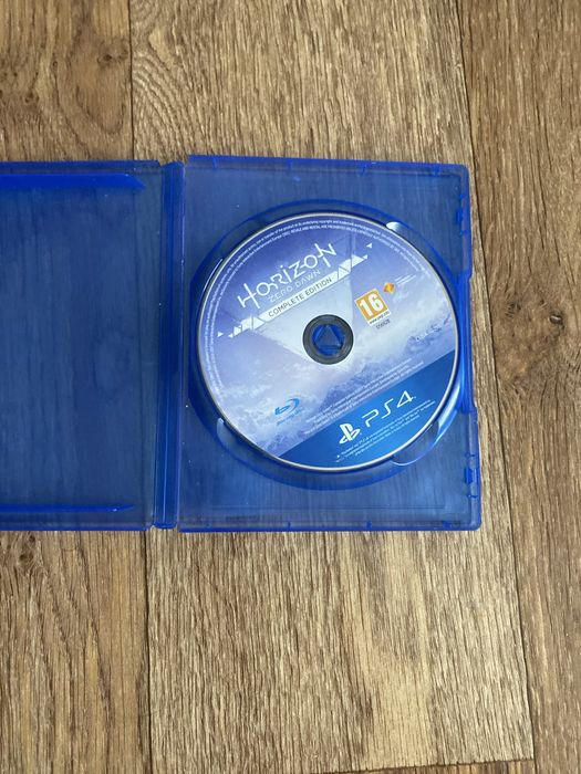 Игра на playstaition 4 Horizon zero dawn