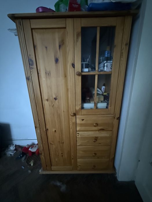 Dulap din lemn masiv
