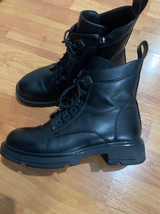 Продаются ботинки осень-весна