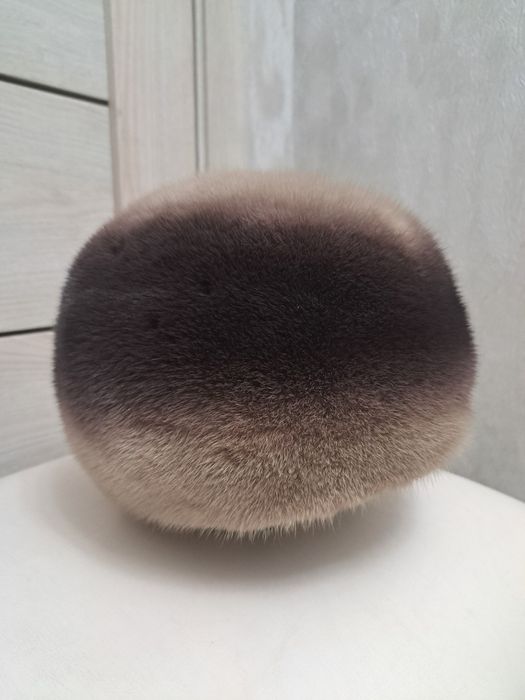 Продам женские шапки