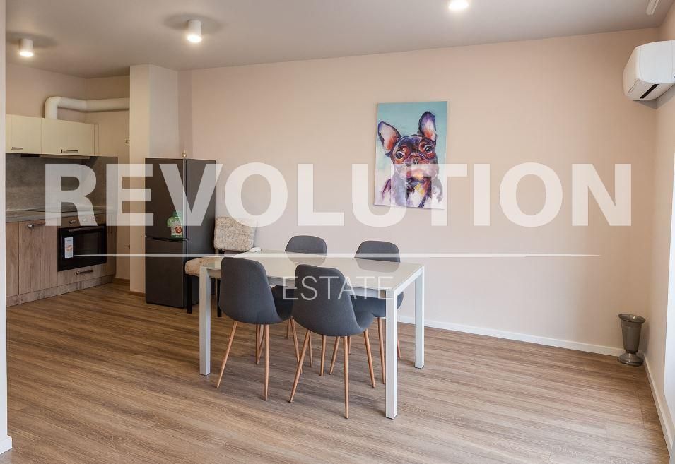 Двустаен апартамент в района на Колхозен пазар!