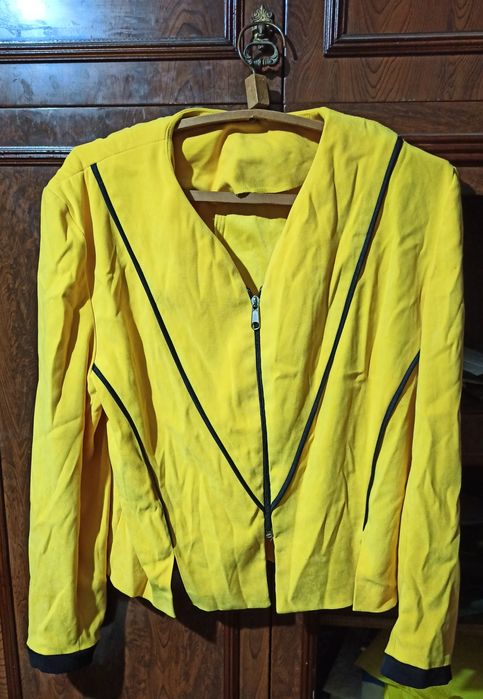 Продам женскую замшевую куртку