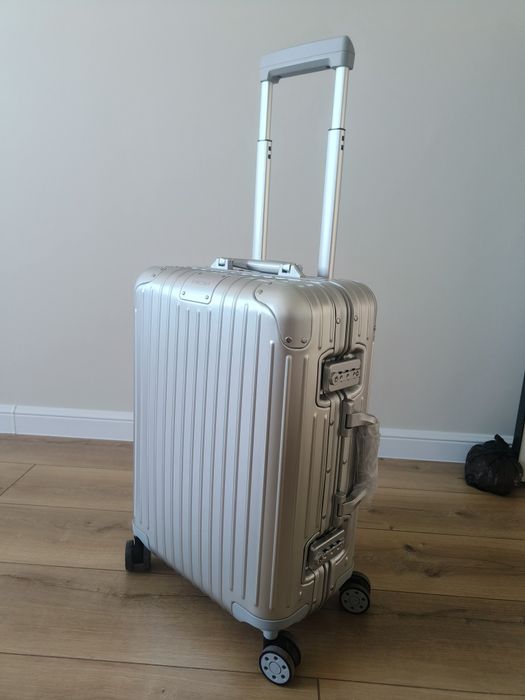 Чемодан RIMOWA на ручной клад