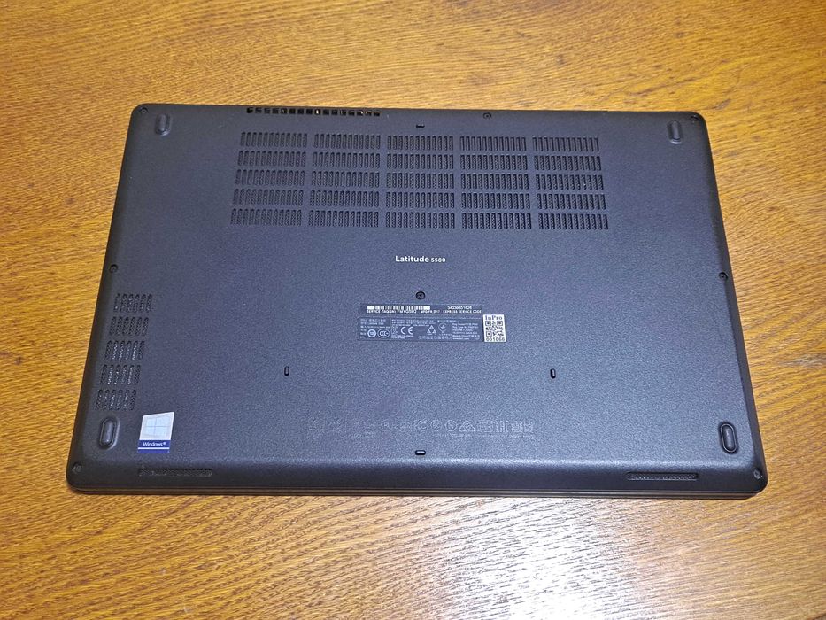 Vand laptop gaming Dell 5580-i5-7440HQ-8GB RAM-NVIDIA 940MX-240 GB SSD