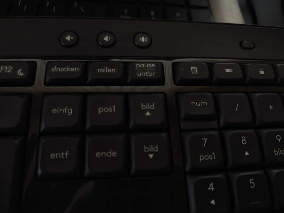 Продавам безжична клавиатура-Logitech К540
