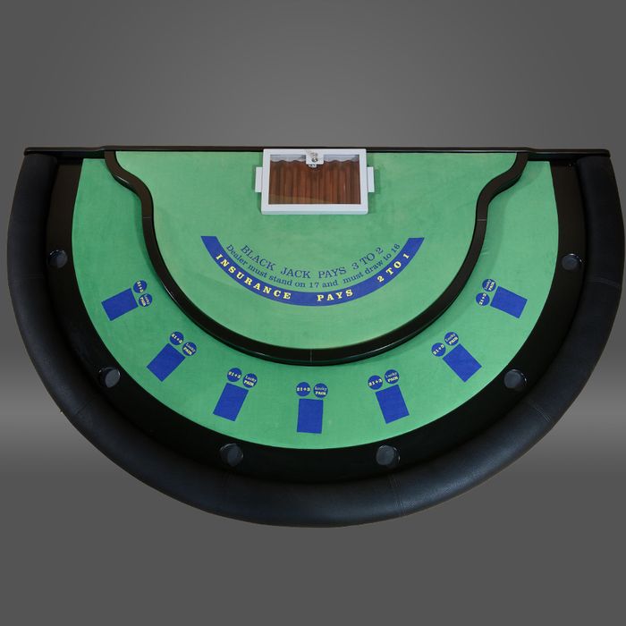 Lichidare stoc mese Blackjack Casino | vand casino la gata