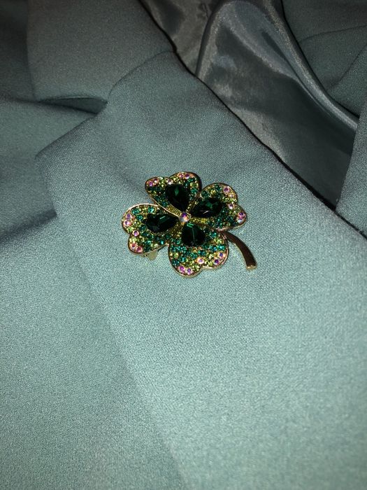 Стилни и красиви брошки