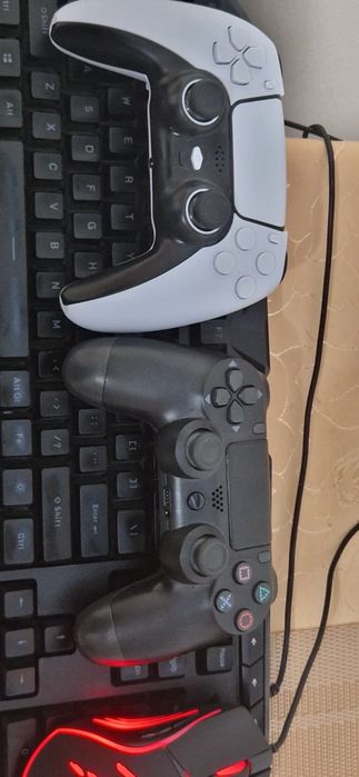 Vand 2 manete Ps4 tastatura si mouse