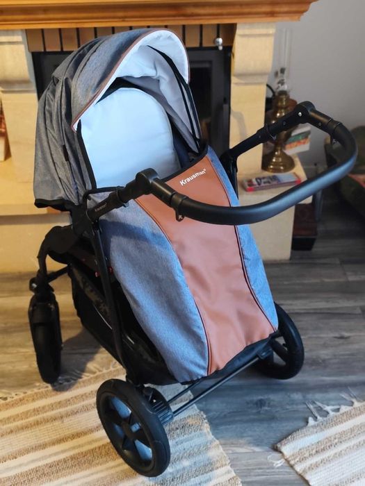 Vand carucior (carut) bebe ca nou