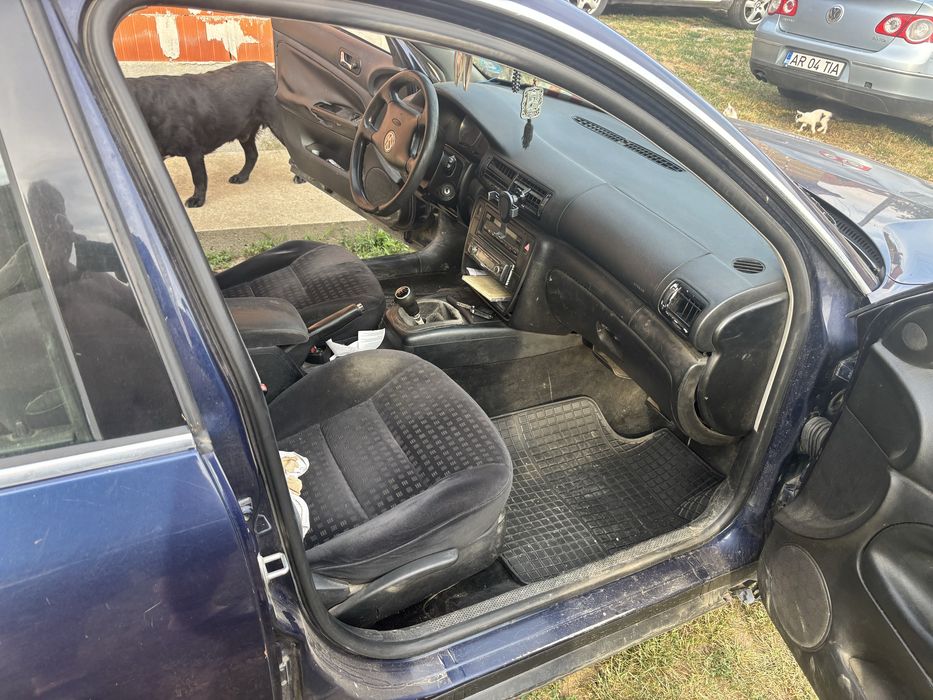 VOLKSWAGEN Passat 0
