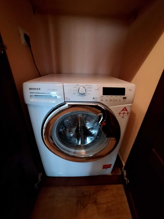 Se vinde apartament cu 3 camere mobilat si utilat!