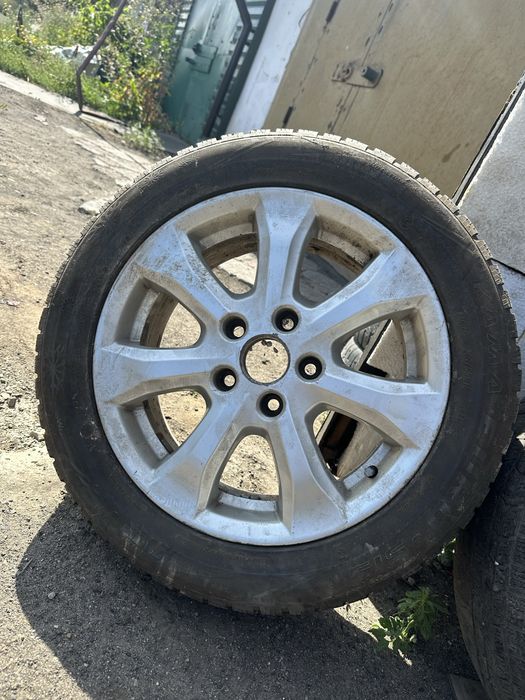 Продам два диска тойота r16