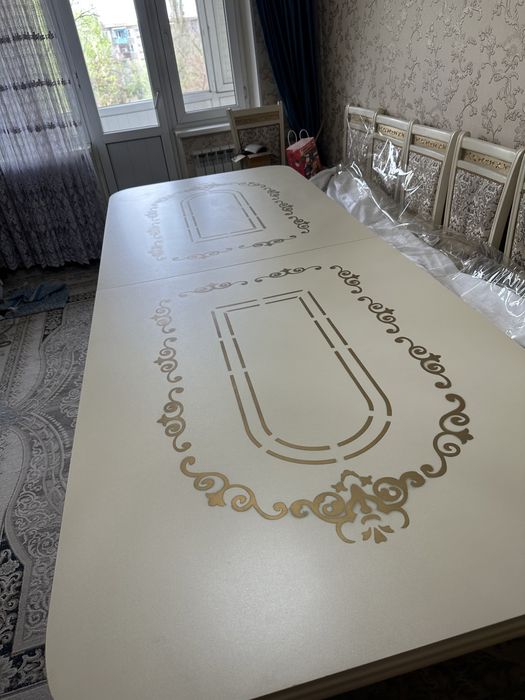 Продаю овальный стол 3-3,5метр