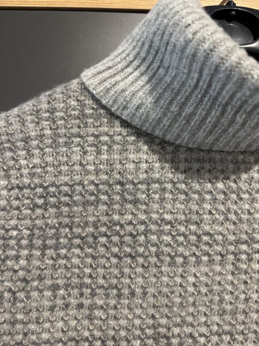 Massimo Dutti пуловер с вълна от Як