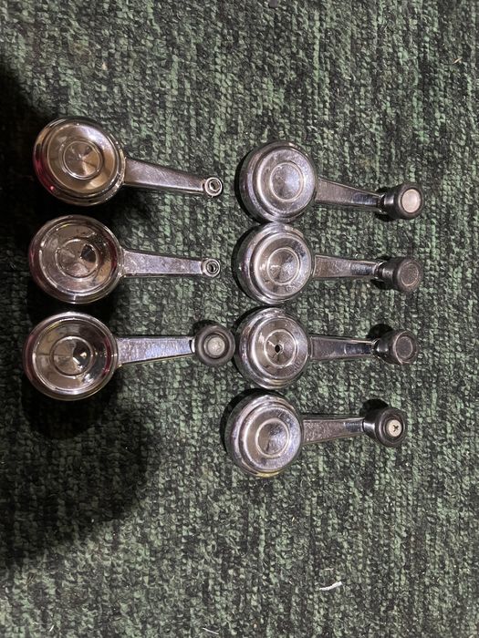 Ручка стелоподъемника ВАЗ 2103-06