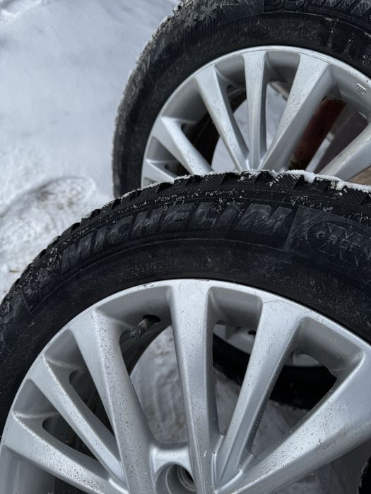 Продам диски с резиной от Камри