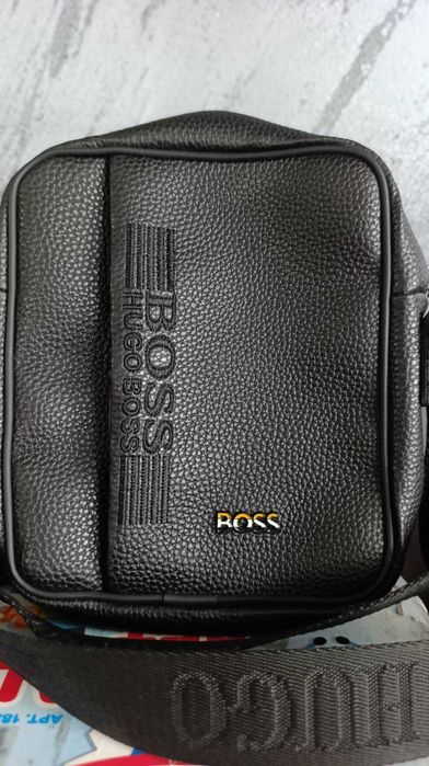 Hugo boss ,нова мъжка чанта за през рамо