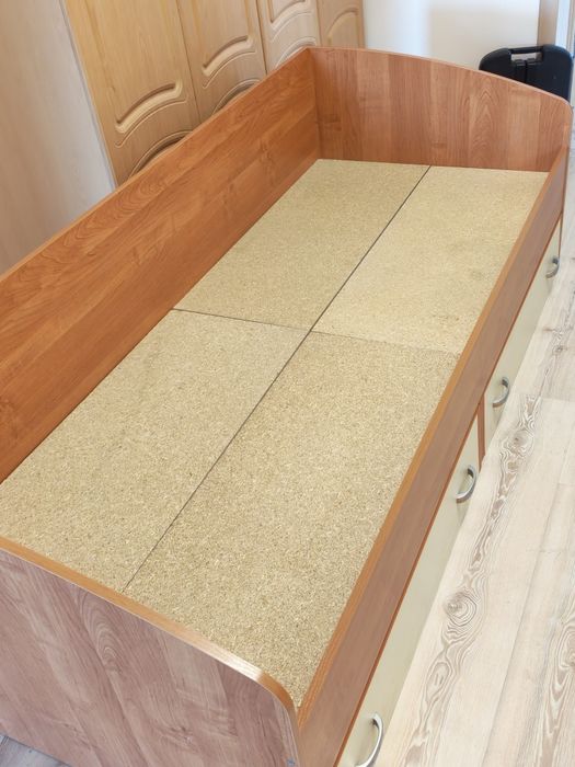 Продам б/у кровать 80×200 см