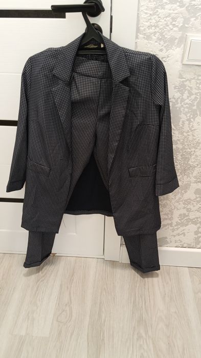 Костюм женский + пиджак