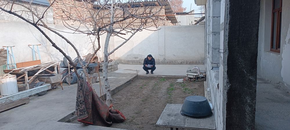 Уй сотилади 3 сотих 4 хона 22 мр калидор