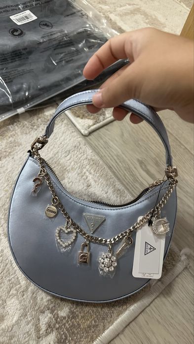 Сумка от GUESS оригинал