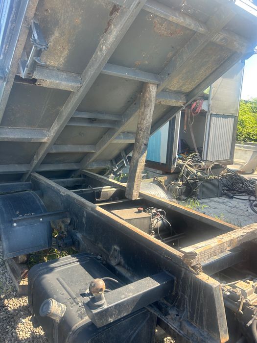 Тристрана самосвална уредба