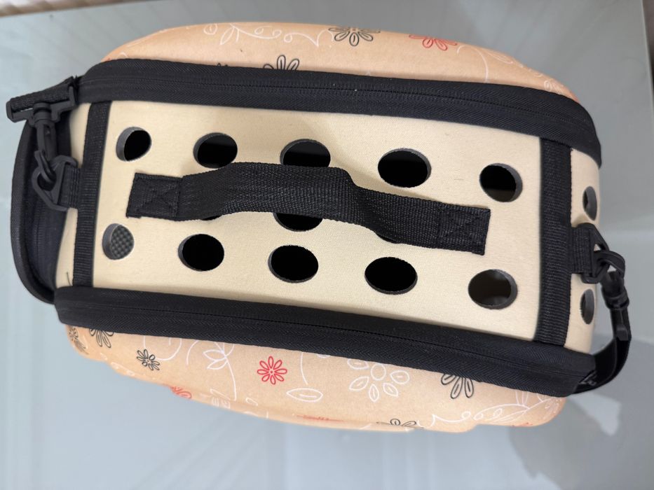 Продаётся переноска для собак или кошек