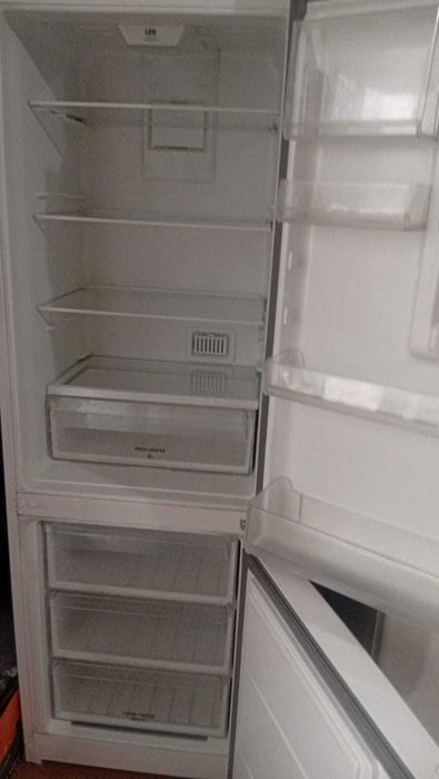 Продам холодильник Hotpoint