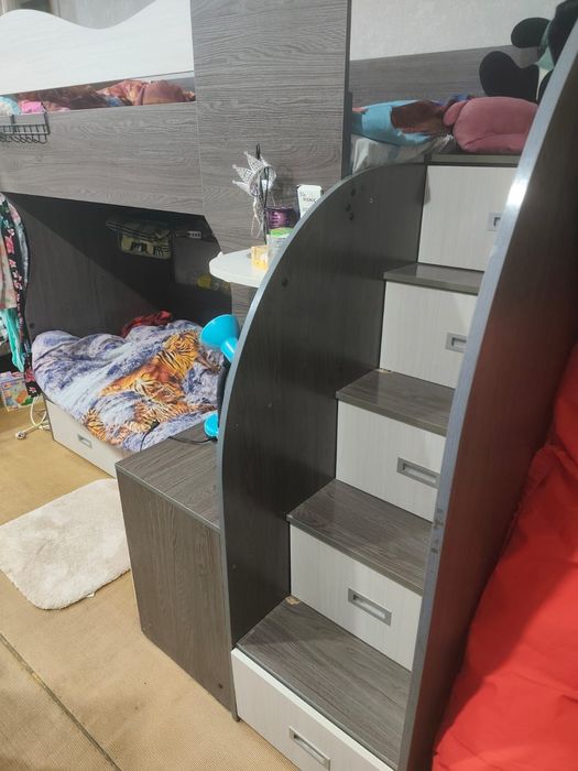 Кровать двухъярусная