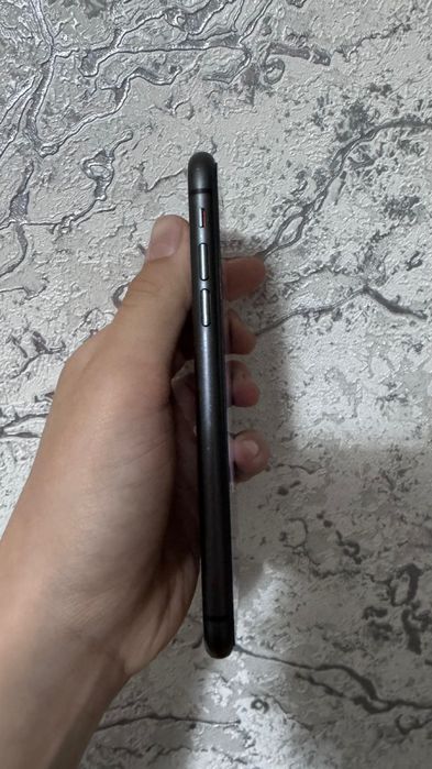 iPhone 11 в прекрасном состоянии