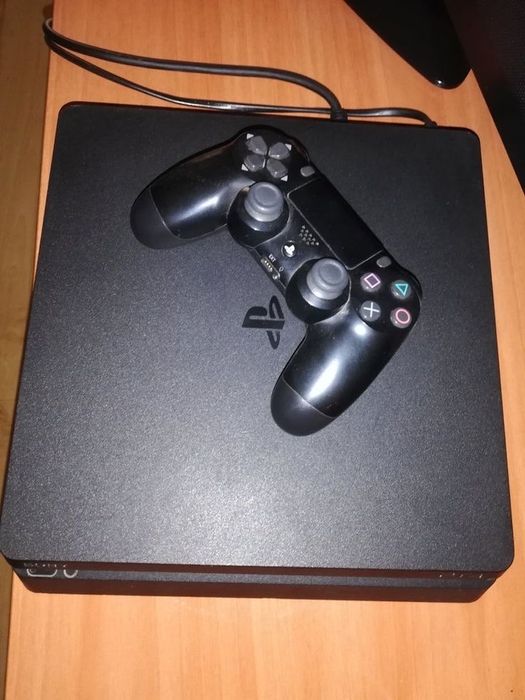 Продаю Ps4 slim 500гб 1 Джойстик