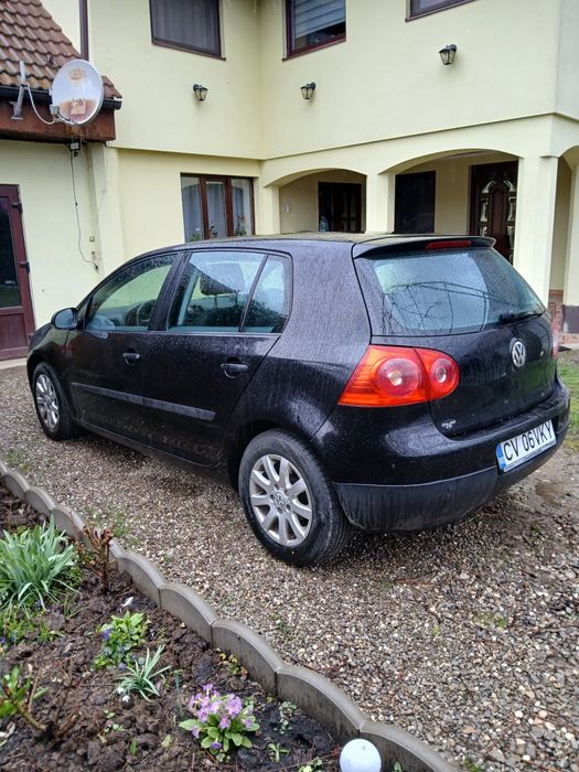 Vand Golf 2004 benzina
