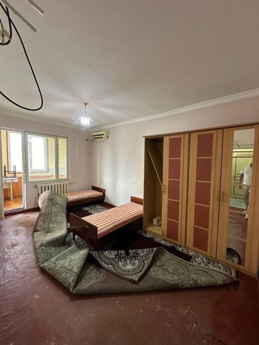 Юнсабад 11.  Срочно 3 х комнатная квартира. Продажа