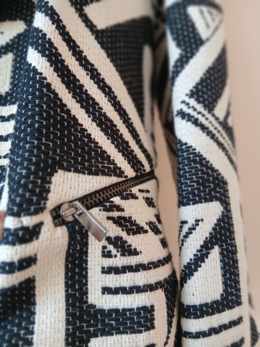 Jacheta grafica Mango