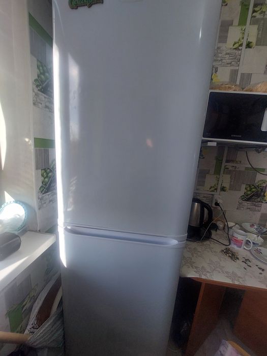 Срочно продам холодильник