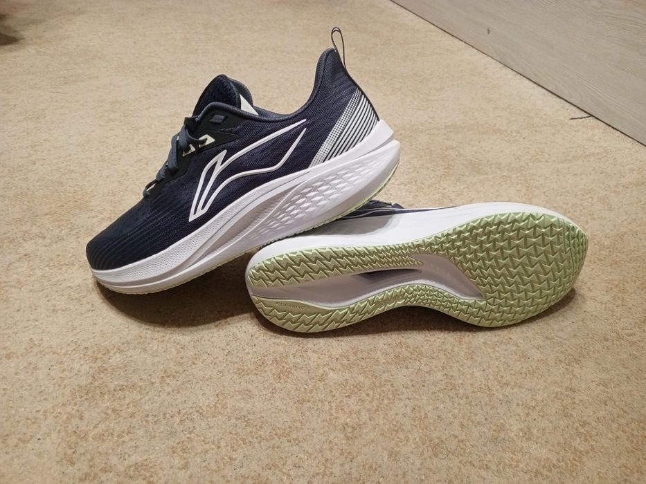 Новые кроссы Li ning, оригинал, 45 размер