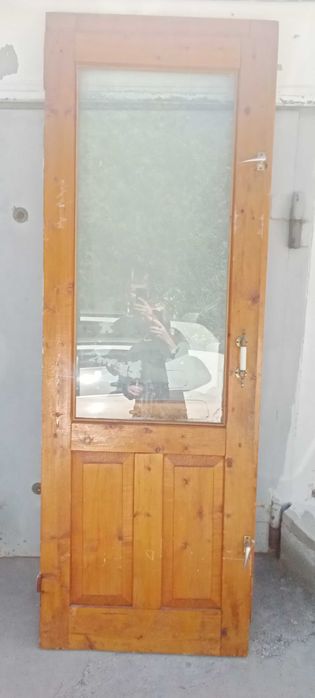 Окна и двери.Продам.