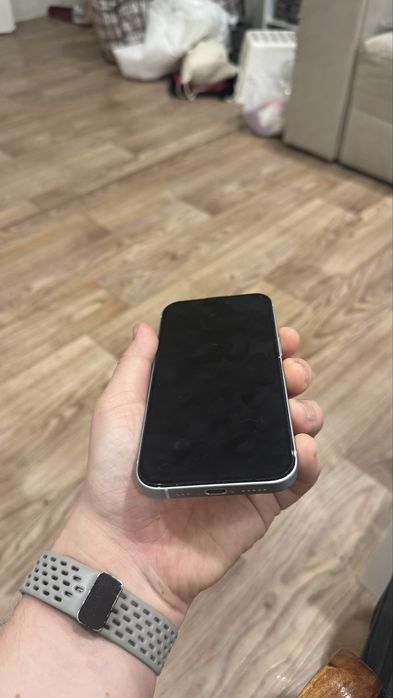 Iphone 15 128гб. Зарядк 88%