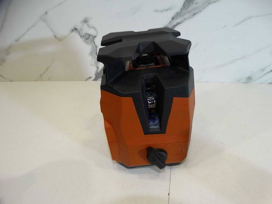 Hilti PM 40 MG - Мултилинеен лазер с зелен лъч