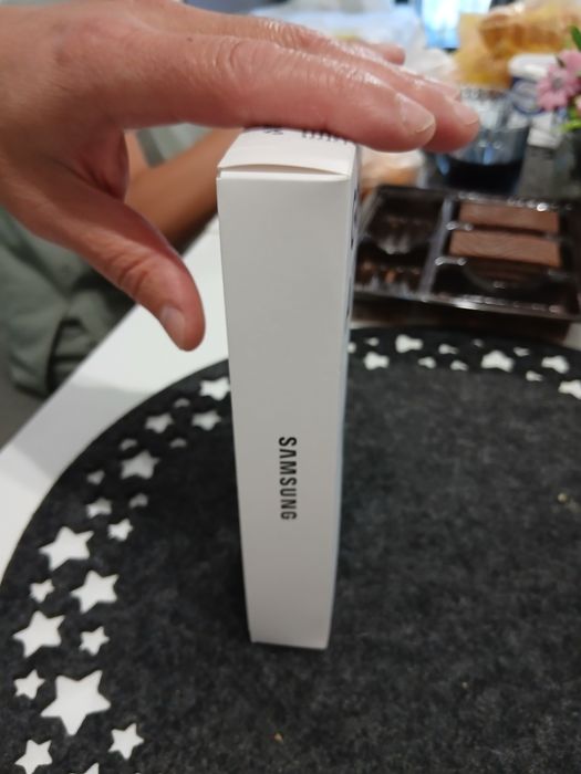 Samsung a17 чисто нов