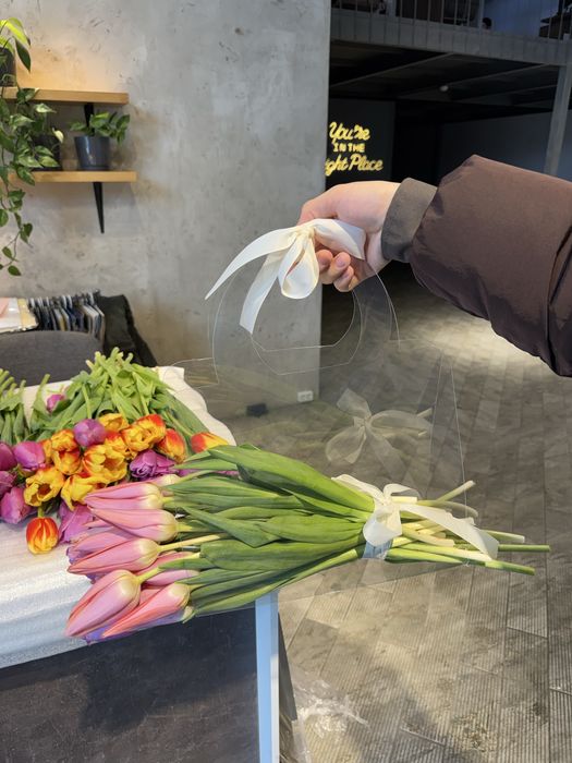 Тюльпаны штучно даем