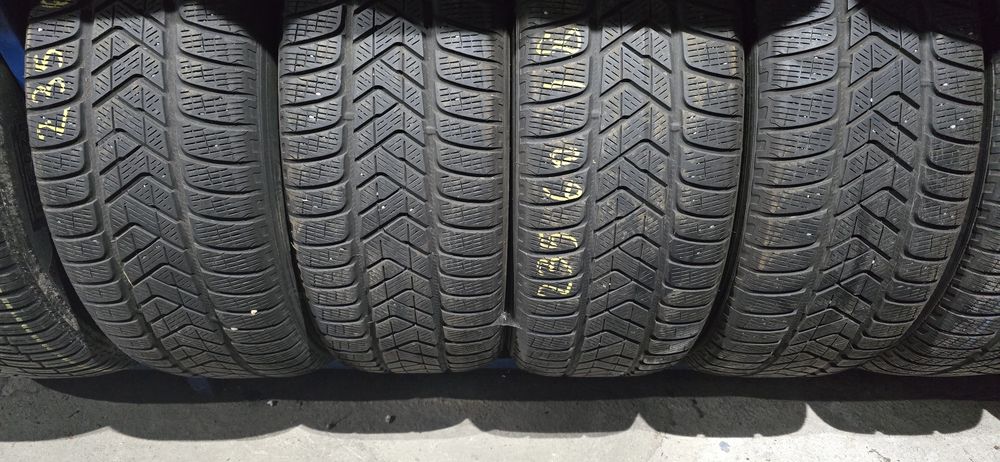 235 60 18 / 235/60/18 Pirelli, seturi de 2 sau 4 buc