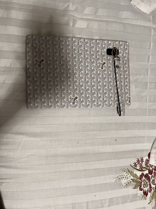 Goyard cluthc bag