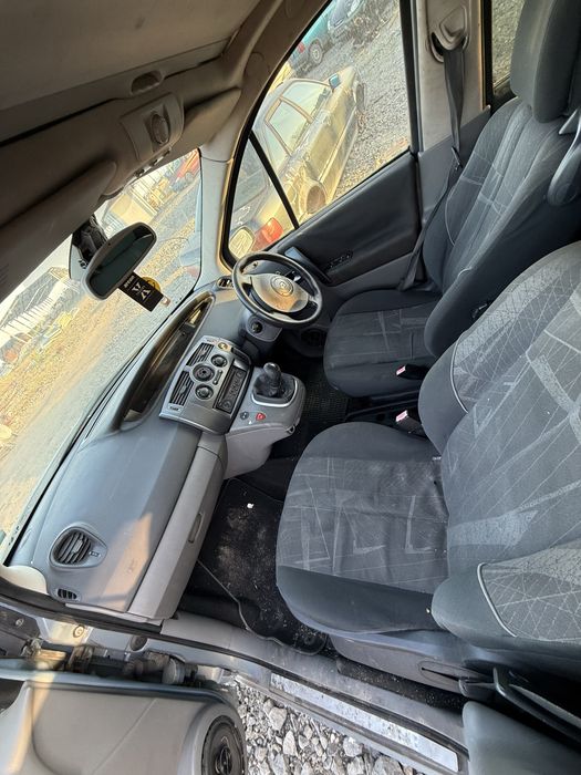 Рено меган Сценик 1.6 бензин на части