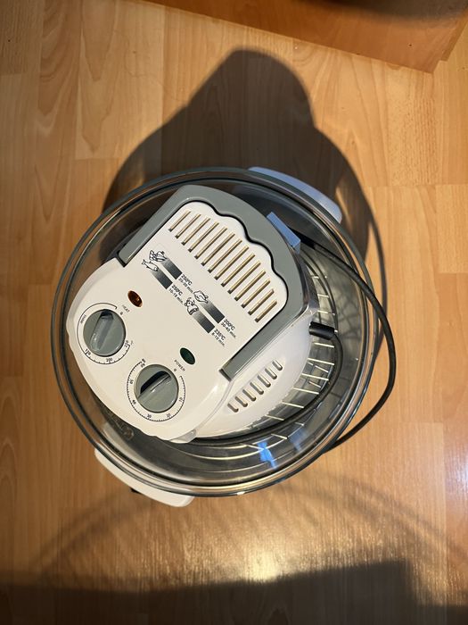 cuptor cu convecție halogen si friteuza 2 n 1, model Comet JL-9501 TU,1260W