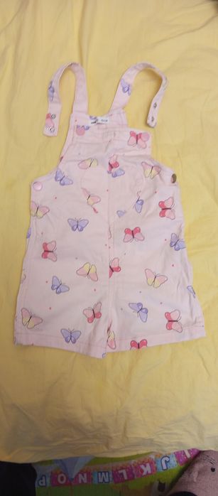Продавам летни дрехи за момиче