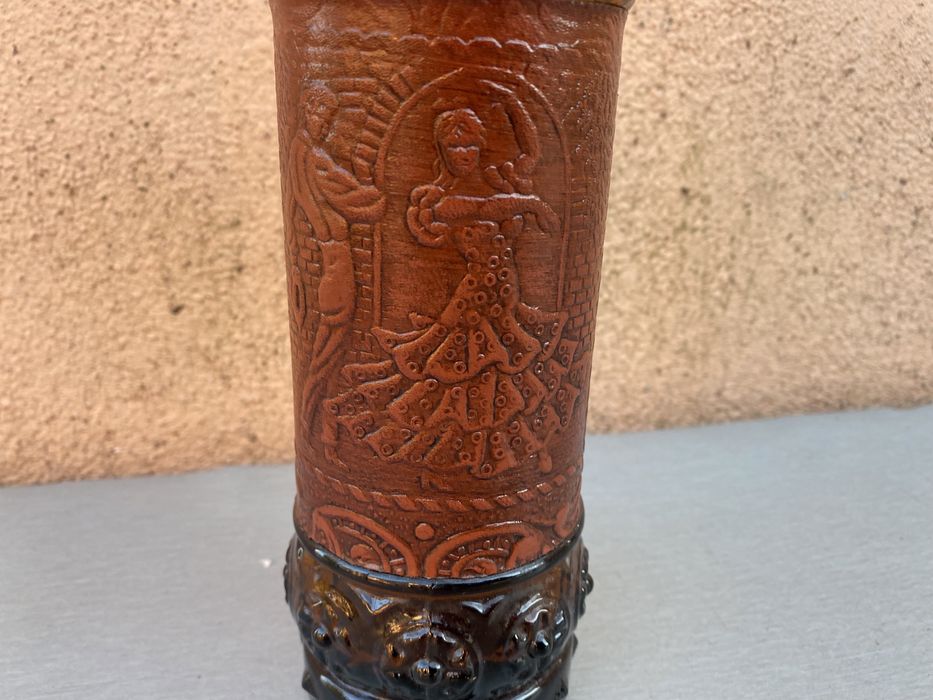 Немска бутилка с кожена облицовка