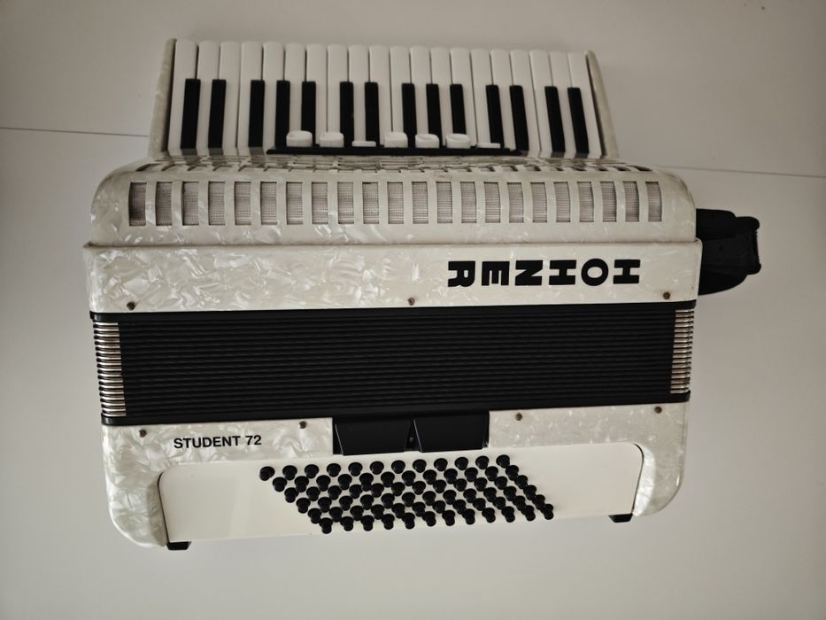 Acordeon de vanzare